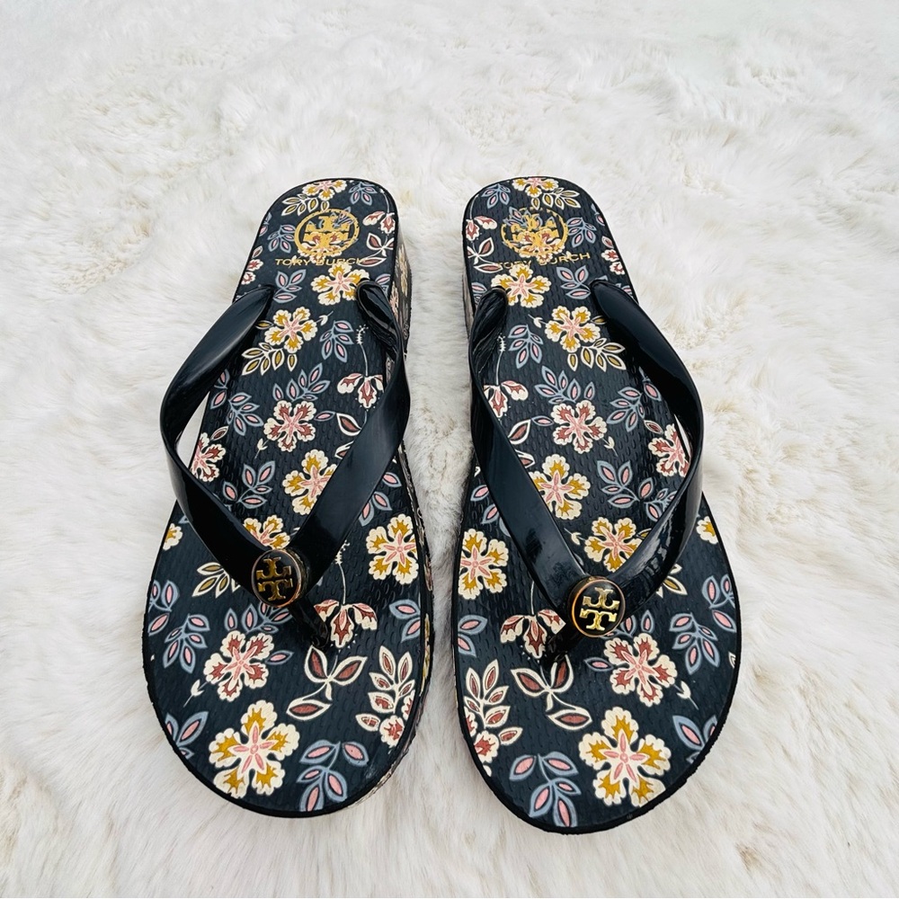 Tory Burch Black Floral Women's Platform Flip Flops - Picture 2 of 9